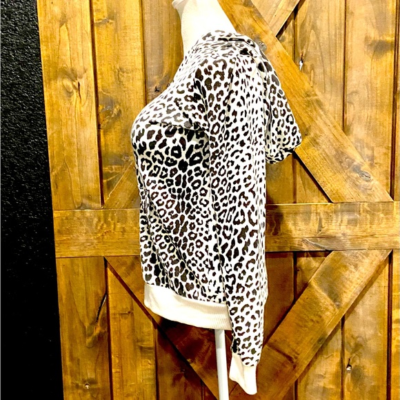 Chaser Black & White Cheetah Patterned Zip Front Hooded Jacket - Picture 4 of 16